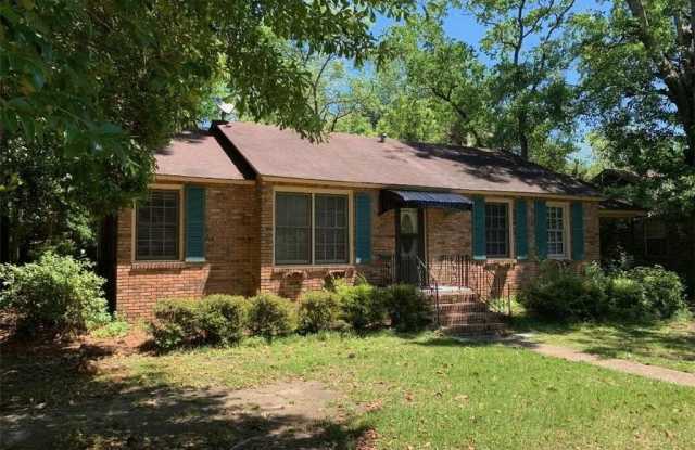 315 W Lee Street - 315 West Lee Street, Chickasaw, AL 36611