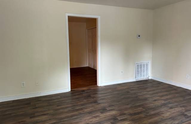 2 Bedroom Central air and heat Gallery 4