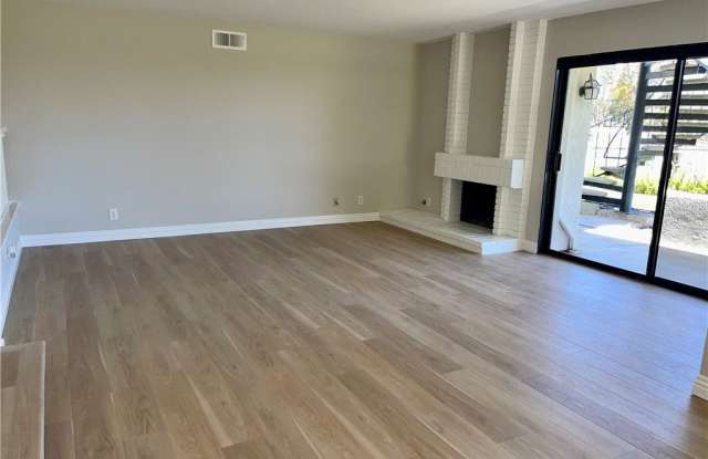 27832 Esporlas photos photos