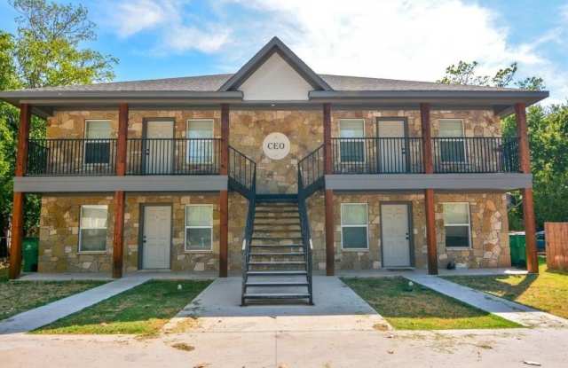 961 N Chamberlain - 961 North Chamberlain Street, Stephenville, TX 76401