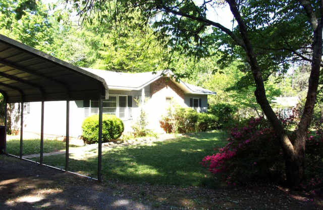 3 Bedroom 1 1/2 Bath Home on 1 Acre in Newport Gallery 1