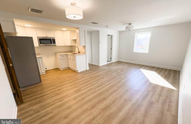 380 BROADVIEW Avenue unit: Apt 5 photos photos