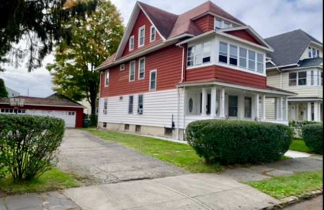 130-132 Livingston Place - 130-132 Livingston Place, Bridgeport, CT 06610