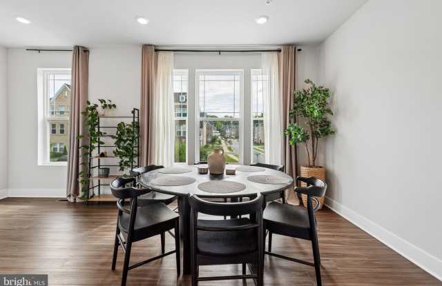 6941 WATERBURY Place Gallery 3