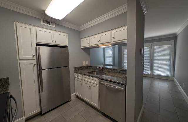 Pristine Condo located in Cedar Street Commons! Gallery 3
