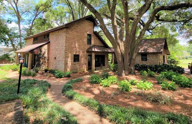 4 bedroom house for rent on Killearn Estates Golf course, fenced back yard for $3400 photos photos