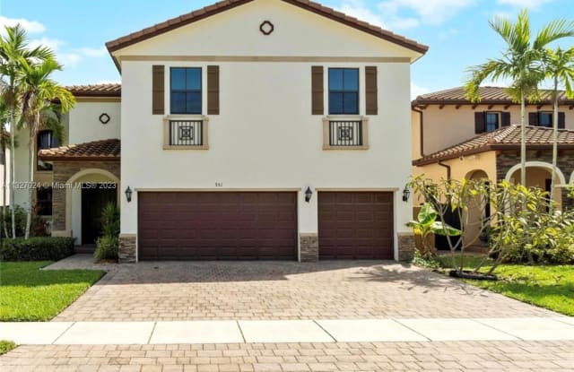 551 SE 35th Ave - 551 Southeast 35 Avenue, Homestead, FL 33033