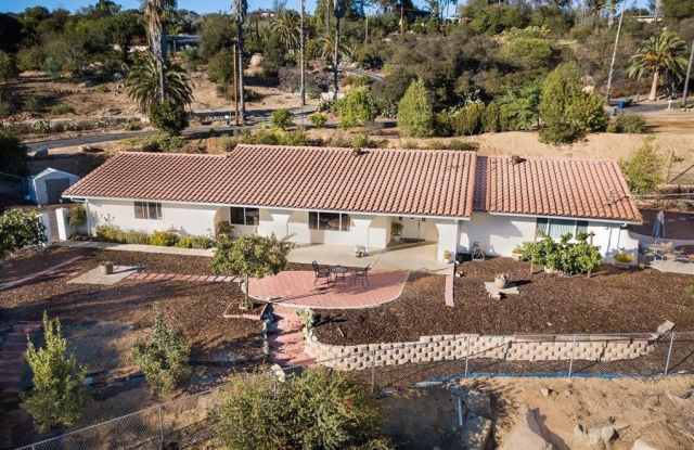 Ranch Style house on 3 acres - Valley Center - 13847 Calle De Vista, Valley Center, CA 92082