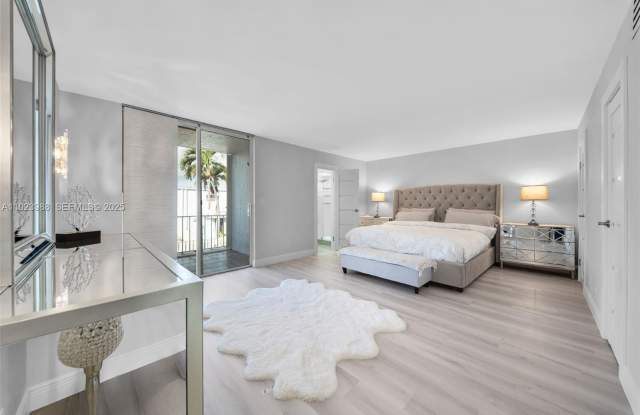 707 NE 27th Ave photos photos