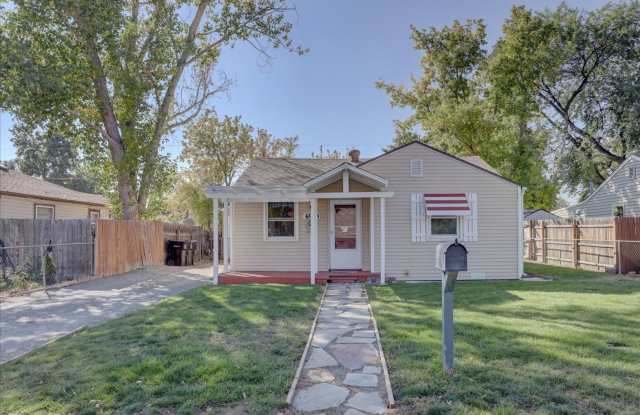 Completely Renovated & Fully Furnished 2Bed/1Bath/1 garage in Arvada! photos photos