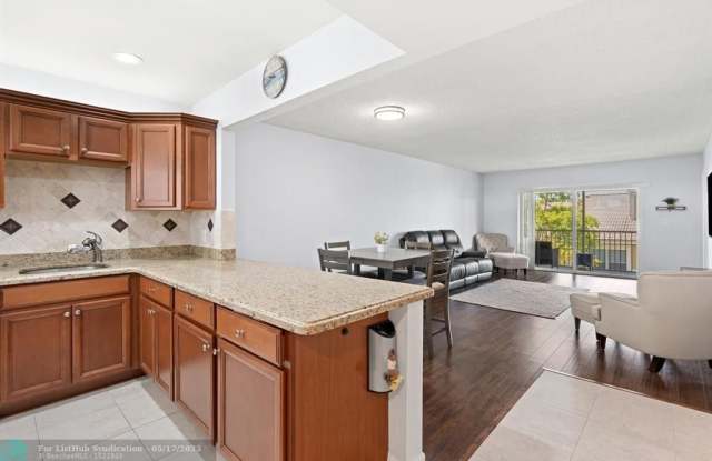 2960 Riverside Dr photos photos