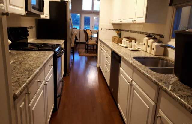 1350 Chebon Court Gallery 2