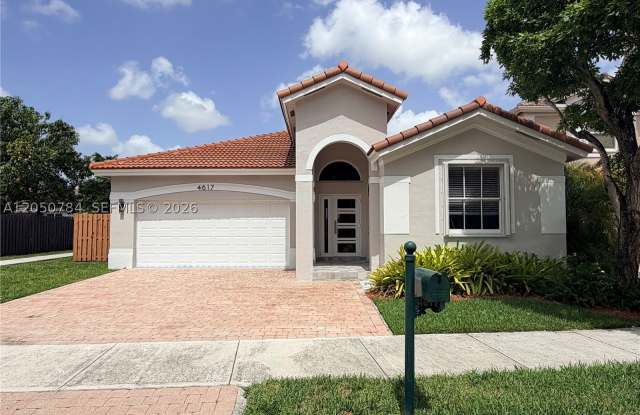 4617 NW 96th Ave photos photos