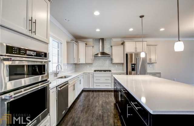 827 Stone Ridge Ln Gallery 2