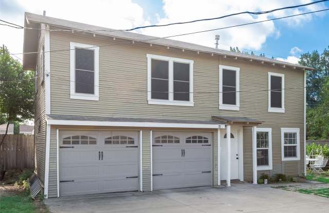 1709 Clover Lane Gallery 2