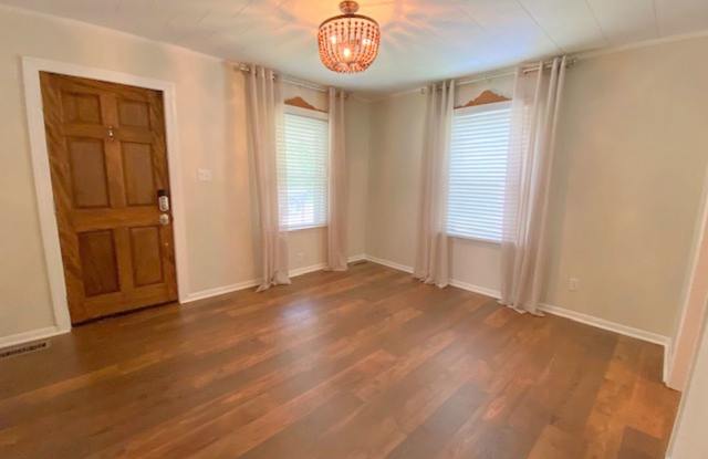 Biltmore Village Bungalow Gallery 4