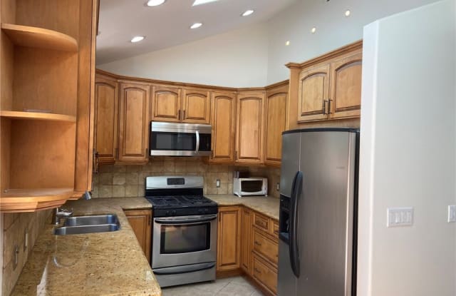 5148 Noble Avenue - 5148 Noble Avenue, Los Angeles, CA 91403