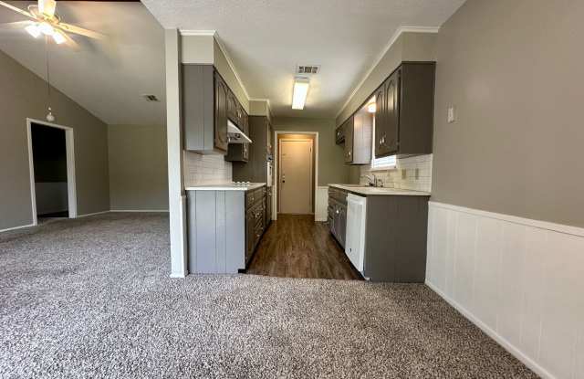 Single Family Home *LEASING SPECIAL AVAILABLE* Gallery 4