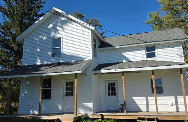 Large, Spacious totally rehabbed home on a large private lot in Eastwood district Gallery 1