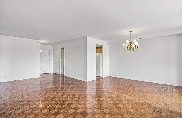 100 Hilton Ave Unit 414 Gallery 4