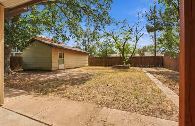 Newer updated 4 bed 2 bath near Texas Tech now available Gallery 4