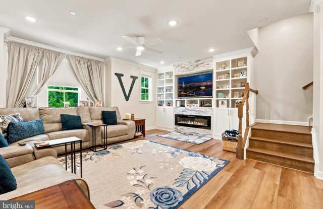 7353 MOUNTAINEER Drive Gallery 4