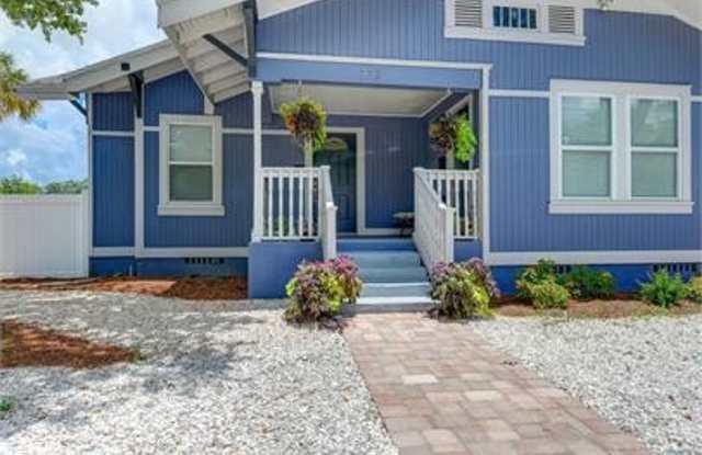 2 BEDROOM 1 BATH APARTMENT HOME - 713 North Newport Avenue, Tampa, FL 33606