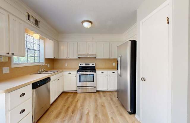 1304 Merry Oaks Dr Gallery 4