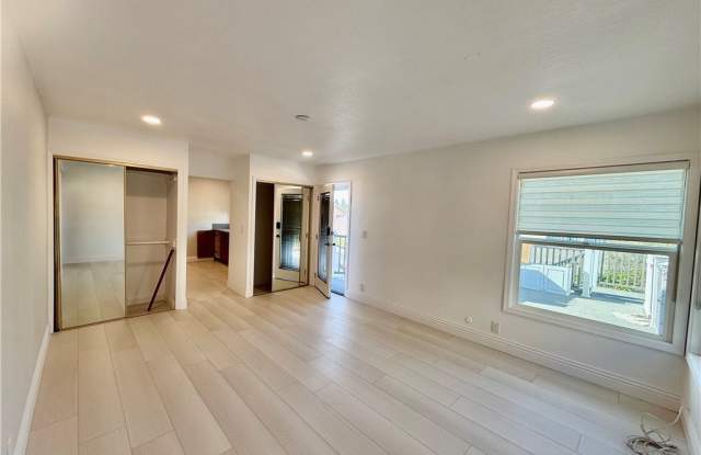 4082 Blackfin Avenue Gallery 3