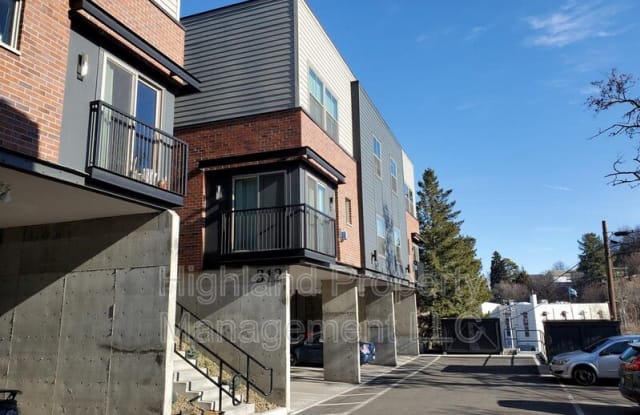 312 NE Maple St photos photos