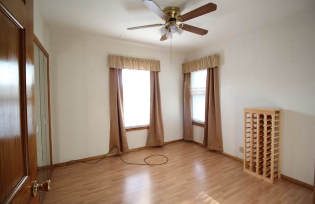 1800 East 84th Terrace Gallery 4