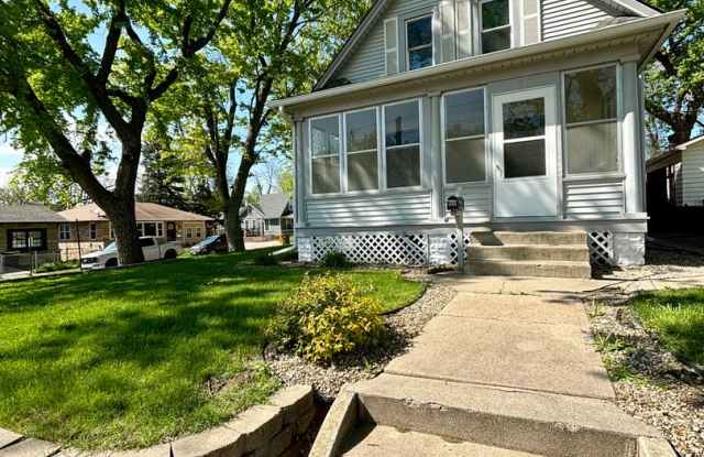 3+ Bedroom House in Morningside - 4901 Glenn Avenue, Sioux City, IA 51106