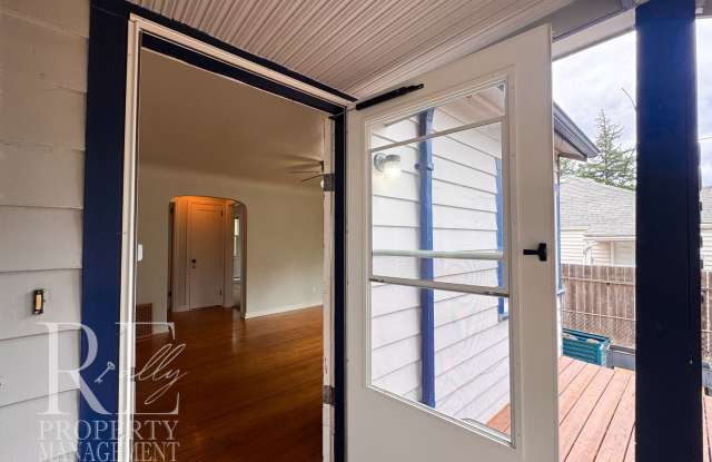 Charming Single-Story Home with Modern Updates, Detached Garage & Garden Bed Gallery 4