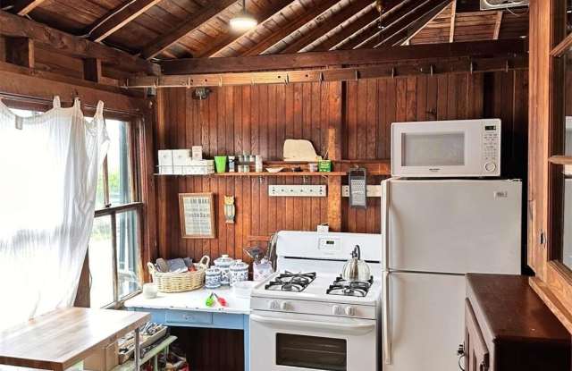 315 Wilmot Road Gallery 2