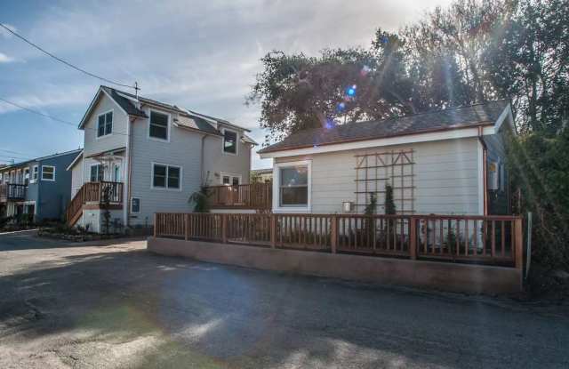 Serene 3 Bedroom at Lovers Pt in Pacific Grove! - 675 Mermaid Avenue, Pacific Grove, CA 93950