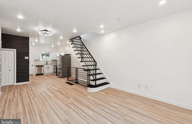 2242 S BONSALL Street photos photos