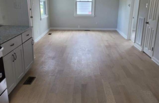 733 Lanier Cres Gallery 4