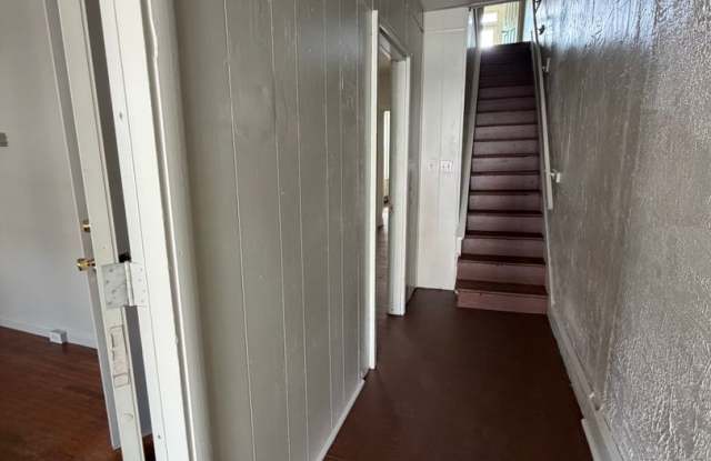 Student Housing -- 6 Bedroom Townhome by York College Gallery 4