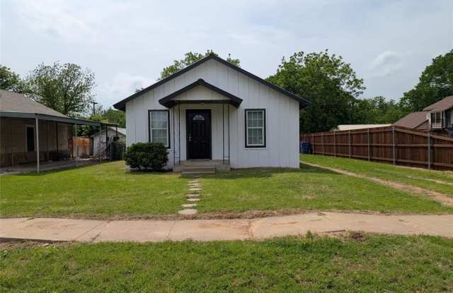 908 Tennesse Street - 908 Tennessee Street, Graham, TX 76450