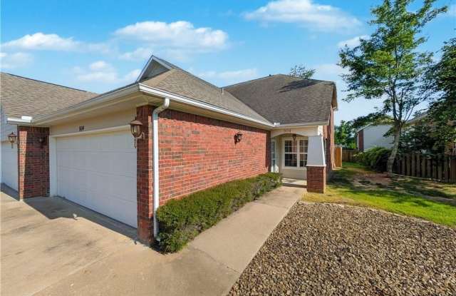 904 Dixson  ST photos photos