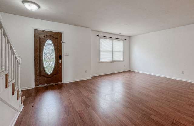 Va. Beach! Renovated and Move-In Ready! 4BR, 2 1/2 BA, 2005 s/f, cul-de-sac, fenced-in yard, Rock Creek Community amenities! Gallery 3