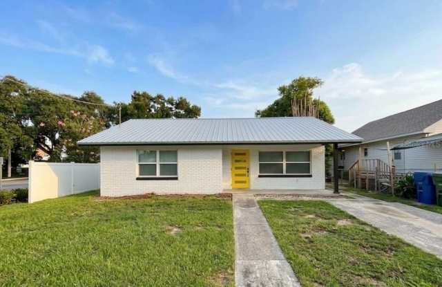 139 AVENUE D SW Gallery 1