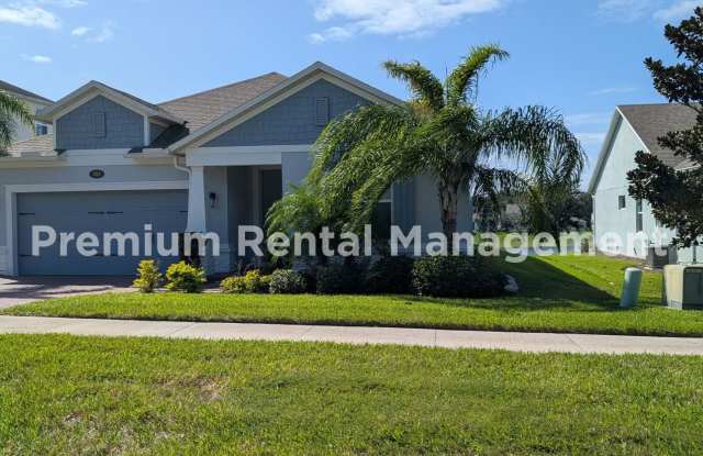 4 Bedrooms with 3 full bathrooms home walk to the West Orange Trail ! Gallery 1