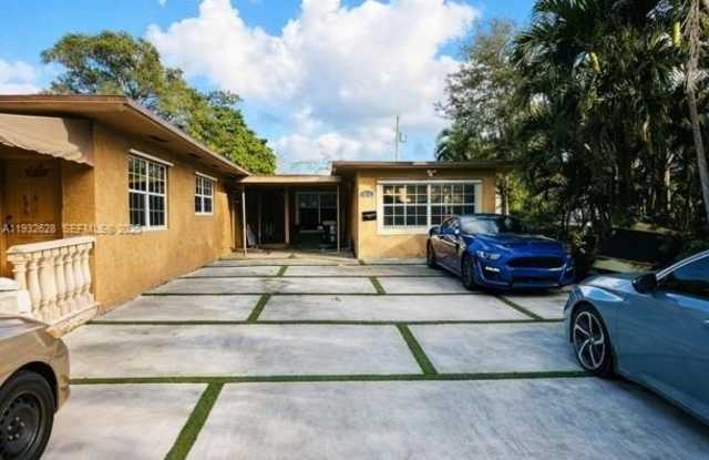 14405 NE 5th Ave photos photos