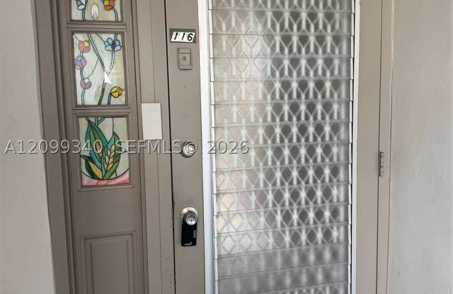 9235 Lagoon Pl Gallery 4