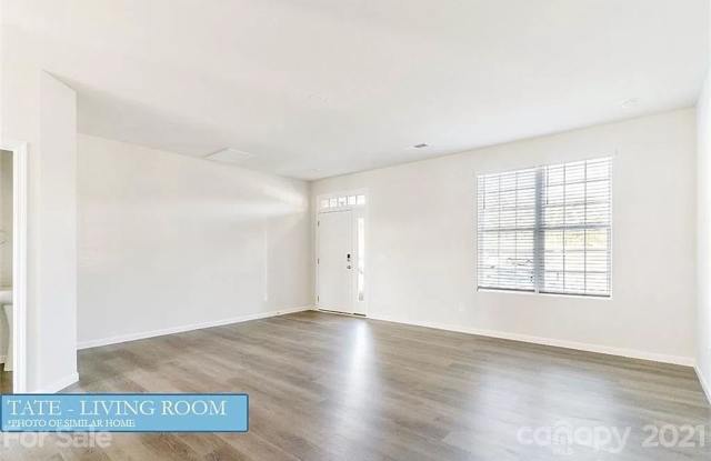 Room for Rent in 3 Bedroom Townhome at 1029 Beatty Woods Ln Gallery 4