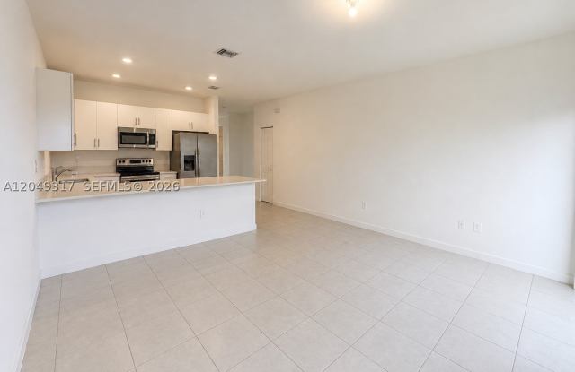 11946 SW 241st St Gallery 2