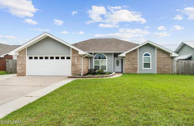 Stunning 4B / 2Bth Lynn Haven, Florida photos photos