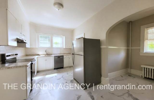 2110 Memorial Avenue Southwest - 2110 Gallery 4