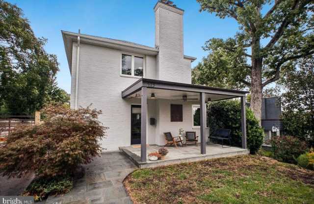 425 ARGYLE Drive Gallery 1